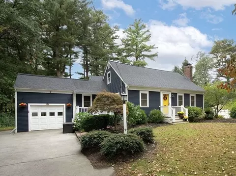 24 Farm Hills Ln, Hingham, MA 02043