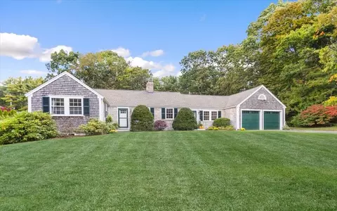 56 Surplus St, Duxbury, MA 02332