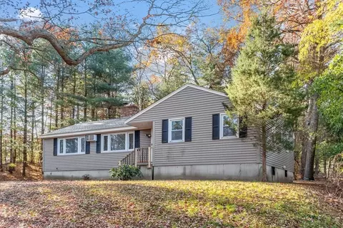 5 Oxford Rd, Wilmington, MA 01887
