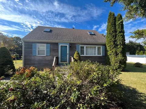 100 Old Colony Ln, Marshfield, MA 02050