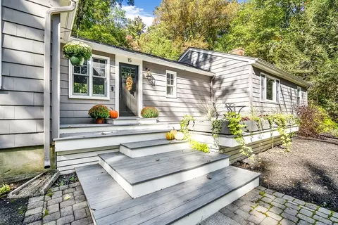 15 Conant St, Acton, MA 01720