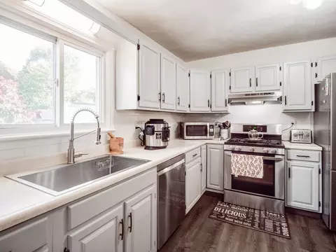 63 Epping, Lowell, MA 01852 photo 7