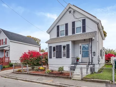 63 Epping, Lowell, MA 01852