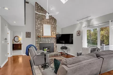 19 Chapel Hill Dr, Reading, MA 01867 photo 5