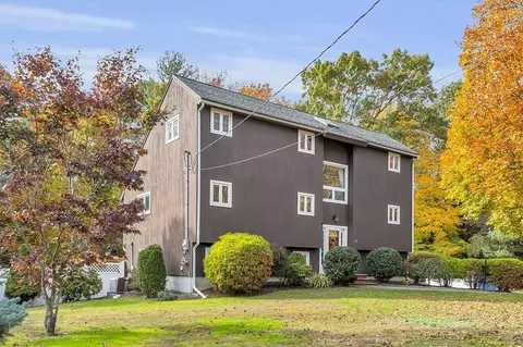 19 Chapel Hill Dr, Reading, MA 01867 photo 2