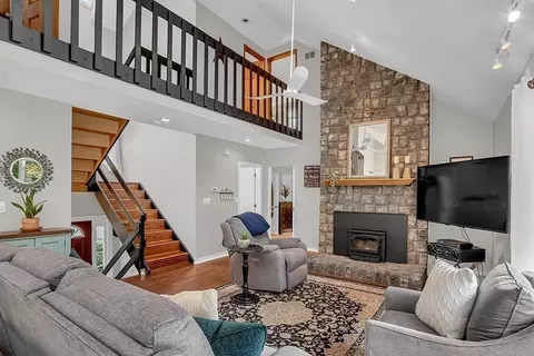 19 Chapel Hill Dr, Reading, MA 01867 photo 4