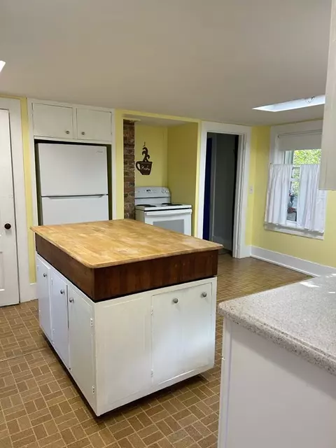 2038 Maple St, Palmer, MA 01080 photo 6
