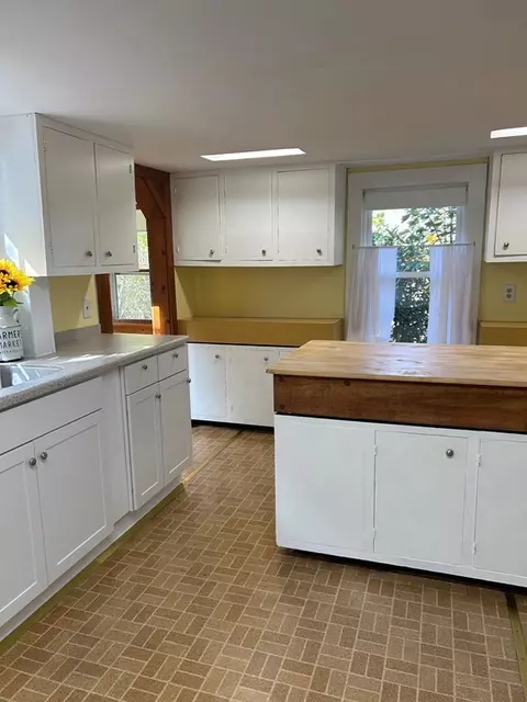 2038 Maple St, Palmer, MA 01080 photo 5