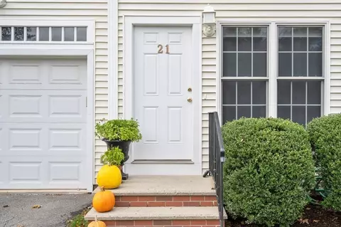 21 Maple Ave #21, Upton, MA 01568