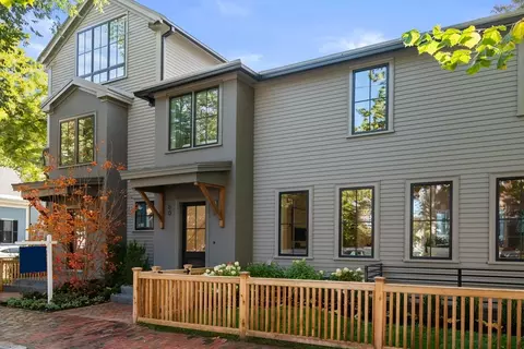 60 Martin St #60, Cambridge, MA 02138