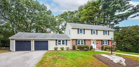 77 Croydon Rd, Norwood, MA 02062