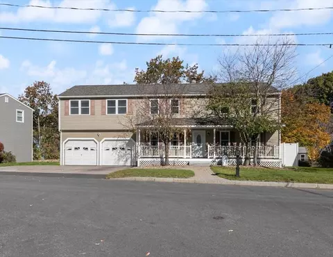 274 Patricia Ln, Manchester, NH 03104