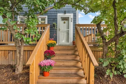16 Spring St # r, Gloucester, MA 01930