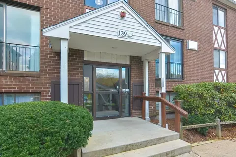 139 King St #201B, Franklin, MA 02038