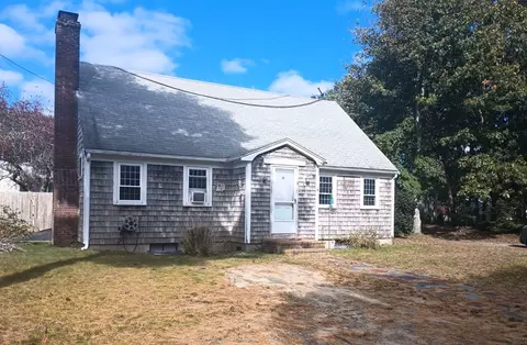 8 Little Cove Cir, Dennis, MA 02670