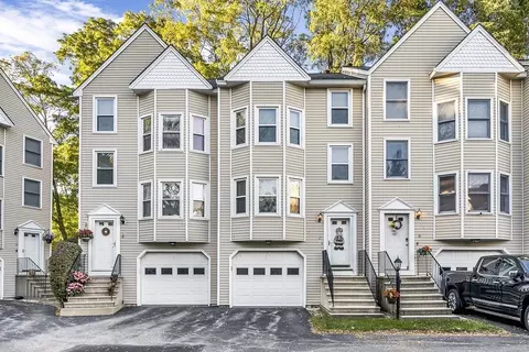 1541 Middlesex St #17, Lowell, MA 01851