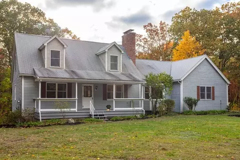 554 Flat Hill Rd, Lunenburg, MA 01462