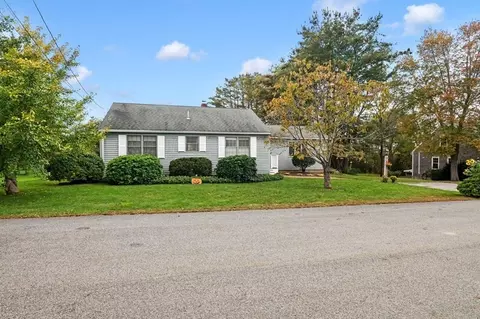 7 Hanover Dr, Newbury, MA 01951 photo 2