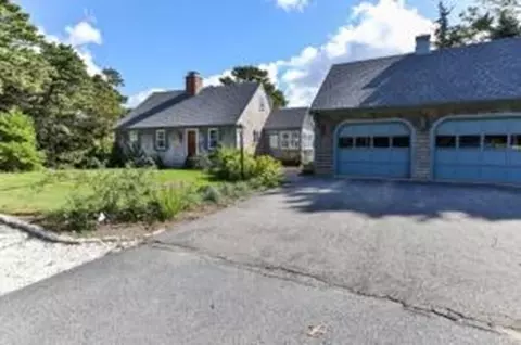 176 Maple St, Barnstable, MA 02668