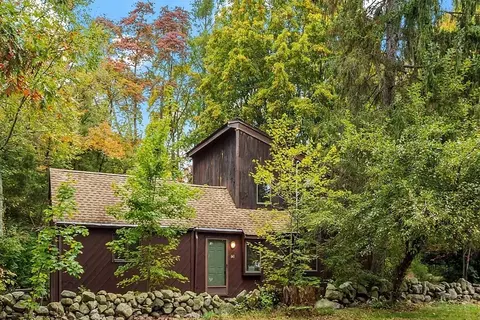 141 E Main St, Hopkinton, MA 01748