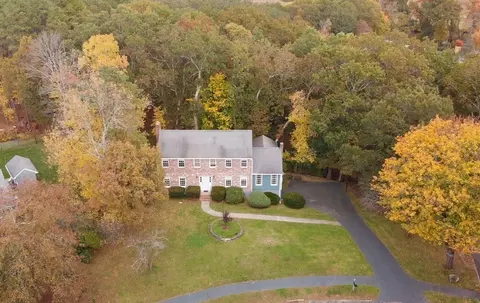 216 Oak Hill Cir, Concord, MA 01742