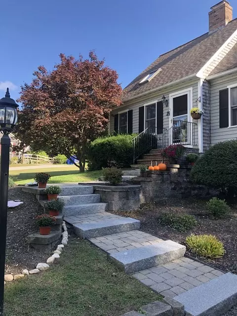 16 Cottonwood Ln, Barnstable, MA 02632