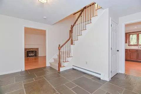 9 Juniper Ln, Framingham, MA 01701 photo 11