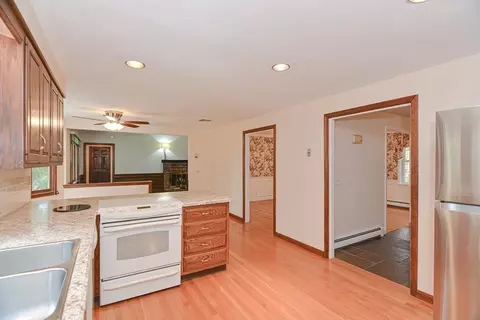 9 Juniper Ln, Framingham, MA 01701 photo 18