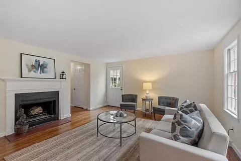 609 Washington St #301, Wellesley, MA 02482 photo 8
