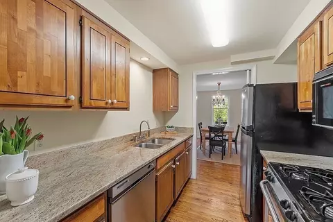 609 Washington St #301, Wellesley, MA 02482 photo 14