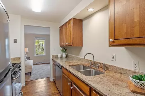 609 Washington St #301, Wellesley, MA 02482 photo 13