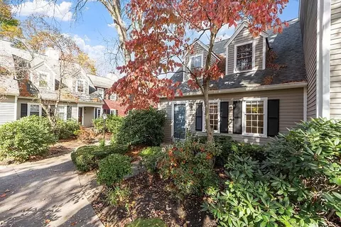 609 Washington St #301, Wellesley, MA 02482 photo 3