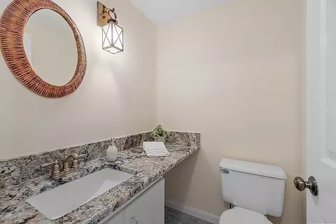 609 Washington St #301, Wellesley, MA 02482 photo 17