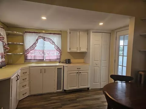 11 Baltimore Ave, Springfield, MA 01119 photo 9