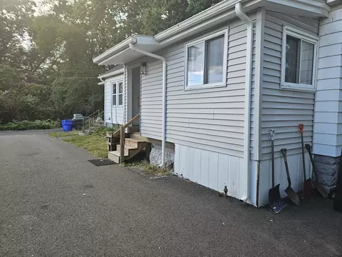 11 Baltimore Ave, Springfield, MA 01119 photo 2