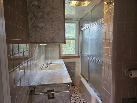 11 Baltimore Ave, Springfield, MA 01119 photo 13
