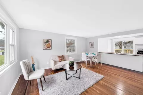 18 Mark St, Springfield, MA 01129 photo 4