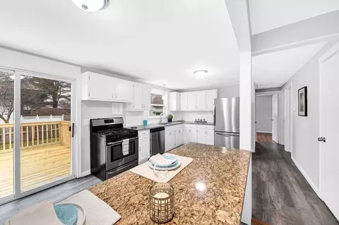18 Mark St, Springfield, MA 01129 photo 10