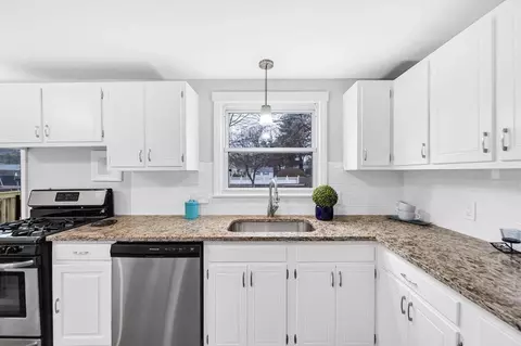 18 Mark St, Springfield, MA 01129 photo 16