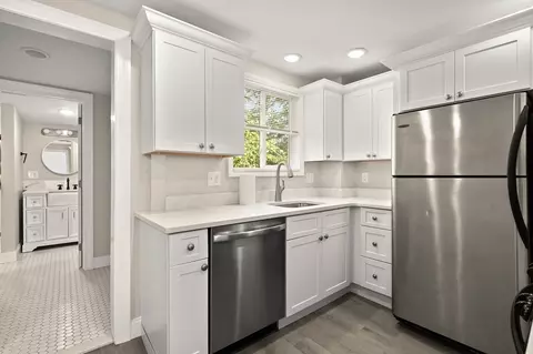 8 Burnside St #2, Salem, MA 01970
