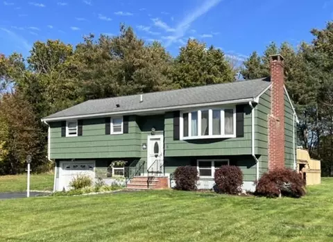 6 Tiffany Cir, West Bridgewater, MA 02379