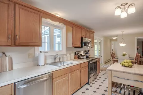 391 Wethersfield St, Rowley, MA 01969 photo 27