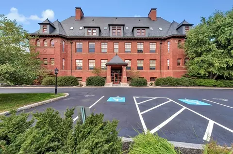 33 Forest St #311, Lexington, MA 02421