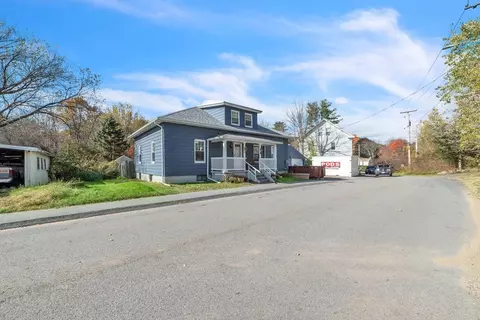 41 Spring St, Warren, MA 01092 photo 2