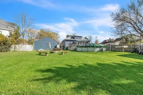 41 Spring St, Warren, MA 01092 photo 5