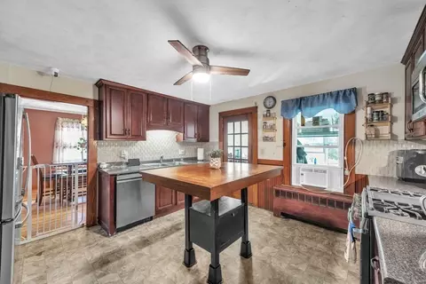 41 Spring St, Warren, MA 01092 photo 11