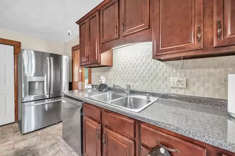 41 Spring St, Warren, MA 01092 photo 14