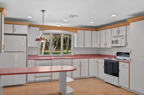 10 Pinegrove Rd, Hingham, MA 02043 photo 2