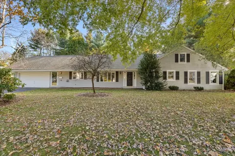 10 Pinegrove Rd, Hingham, MA 02043