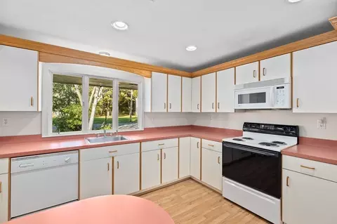 10 Pinegrove Rd, Hingham, MA 02043 photo 4